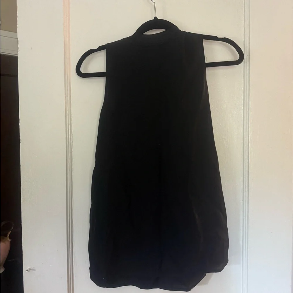 Vince Black Ribbed Collar Top - Picture 2 of 4